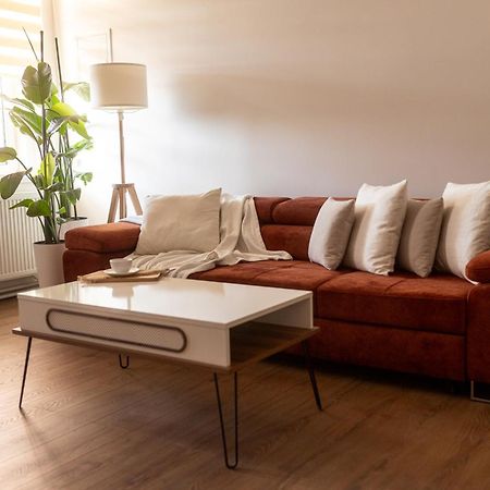 Bleyer Haus Central Apartment Oradea Buitenkant foto