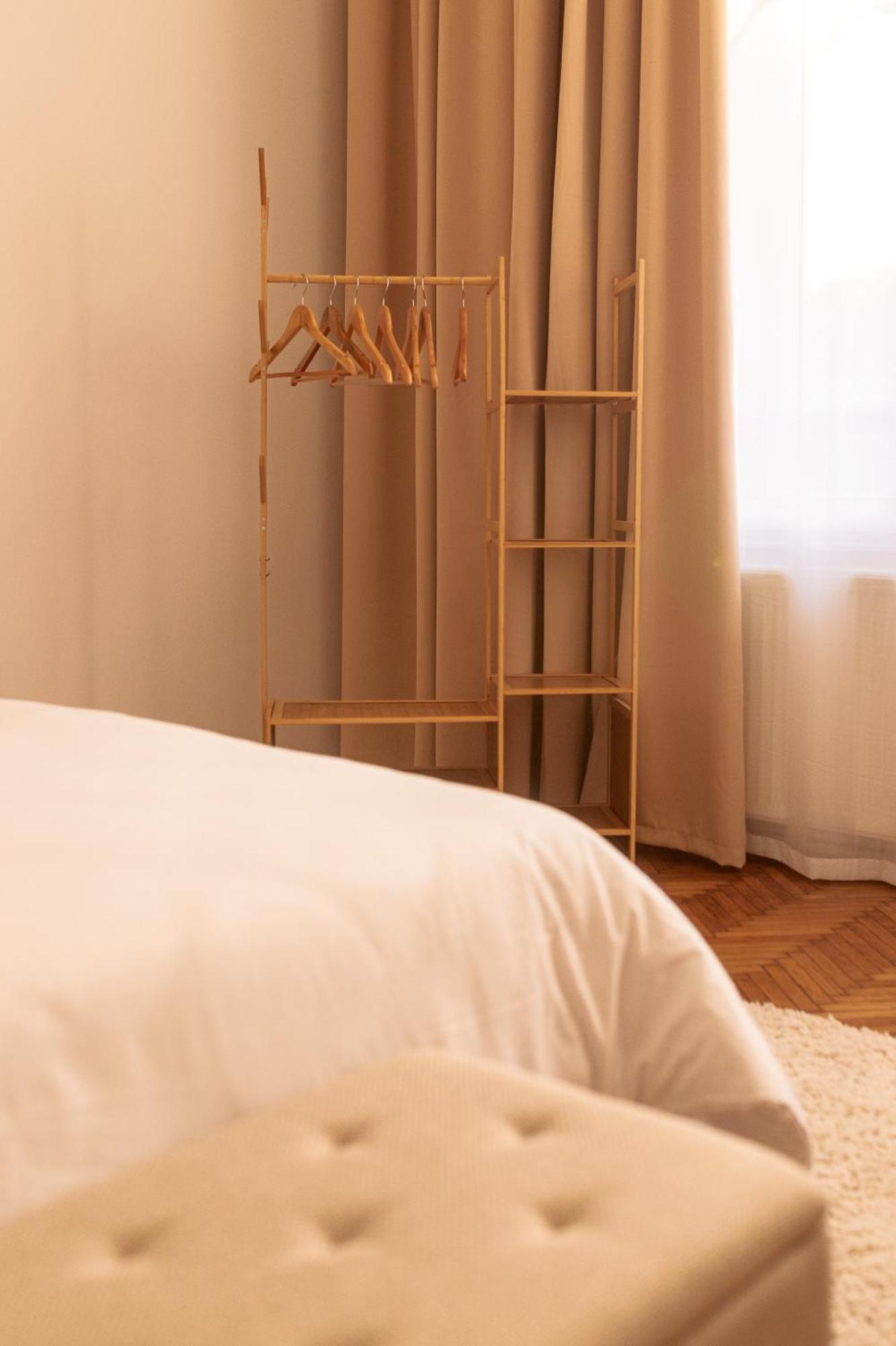 Bleyer Haus Central Apartment Oradea Buitenkant foto