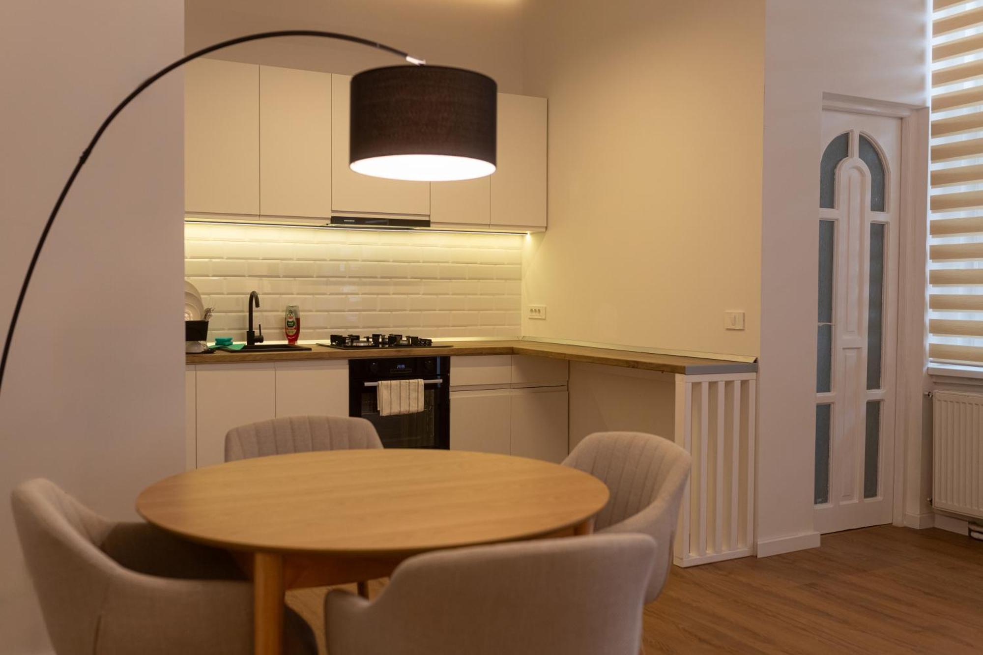 Bleyer Haus Central Apartment Oradea Buitenkant foto