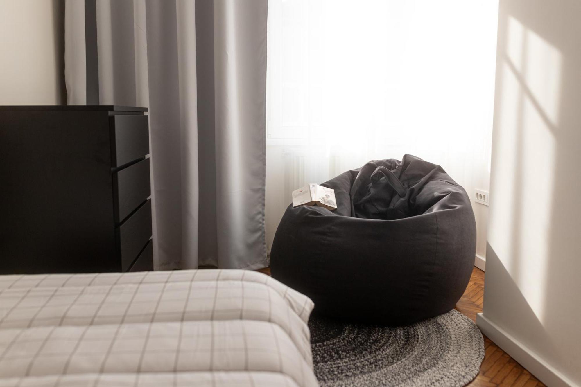 Bleyer Haus Central Apartment Oradea Buitenkant foto
